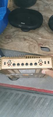 Podłączenie wzmacniacza - Wzmacniacz plus tuba aktywna