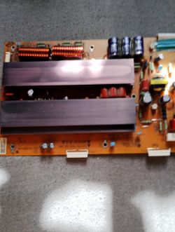 Czy naprawa ekranu w TV LG 42PT353 z 2011 roku jest opłacalna?