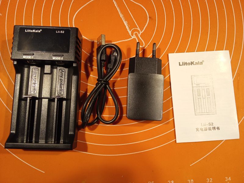 LiitoKala Lii-S2 - Ładowarka akumulatorów dla każdego. Krótki opis, dużo zdjęć.