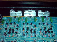 Identyfikacja 6-kanałowego wzmacniacza z MOSFET IRF540 i IRFZ44, brak oznaczeń