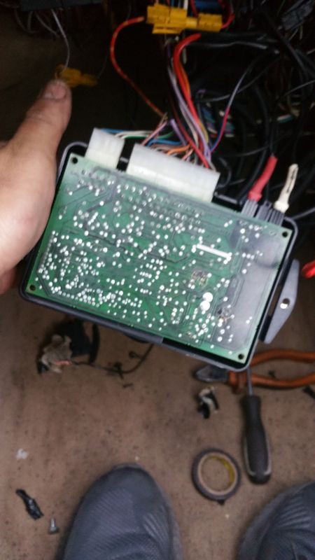bmw e36 320i - odcięcie pompy paliwa bmw e36 320i - odcięcie pompy paliwa