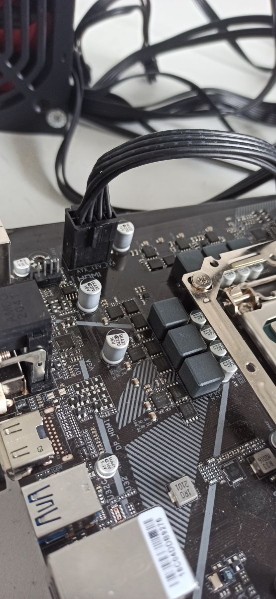 5 piknięć przy uruchamianiu Gigabyte 460m Ds3h v2 + 3 10105f, Mars Gaming MPB750