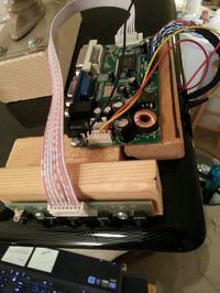 Monitor DIY zbudowany ze starego laptopa Monitor DIY zbudowany ze starego laptopa