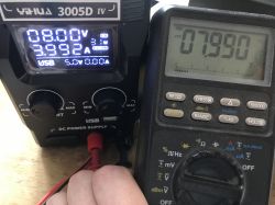 "Nowoczesny" (?) zasilacz laboratoryjny YIHUA 3005D-IV z USB, Quick Charge, enkodery