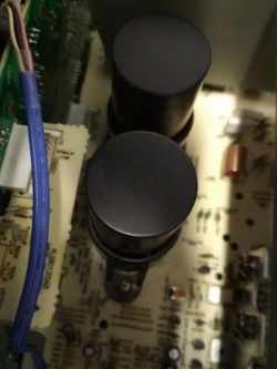 Wnętrze wzmacniacza Technics SU-V660 Wnętrze wzmacniacza Technics SU-V660