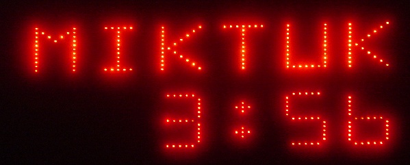Bardzo nietypowy zegar. Wyświetlacz LED z ponad 100 diod. Bardzo nietypowy zegar. Wyświetlacz LED z ponad 100 diod.