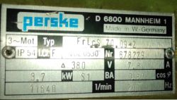 Tabliczka znamionowa silnika elektrycznego Perske z danymi technicznymi.