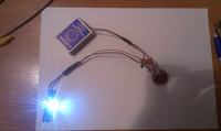 Zabawka dla dziecka - płyta z diodami super flux zasilanymi z Joule Thief (1,5V) Zabawka dla dziecka - płyta z diodami super flux zasilanymi z Joule Thief (1,5V)