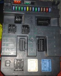 Peugeot 407 SW - Po wyjęciu kluczyka ze stacyjki resetuje się zegar i data.