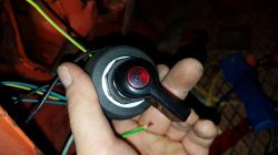 Podłączenie przełącznika kierunkowskazów z kontrolką