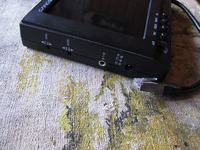 Monitor samochodowy CAMUS CM561 - gdzie podłączyć sygnały ?