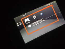 PSP 3004 - widoczna ramka na ekranie, czy to normalne?