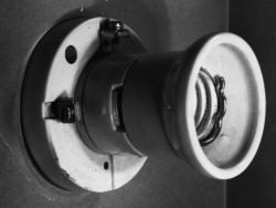 Trochę historii - rodzaje gniazdek elektrycznych w różnych dekadach