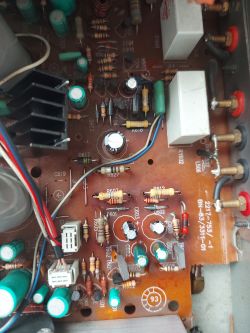 WS504 - charczenie po podłączeniu płytki z regulacją, kondensatory wymienione, możliwe przyczyny?