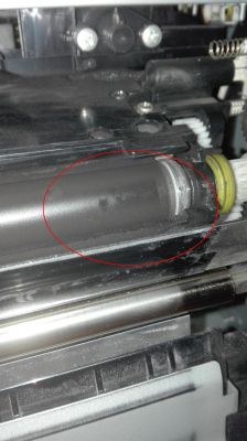 Canon ImageRunner 2525i - Pozostawiane ślady przy krawędzi papieru Canon ImageRunner 2525i - Pozostawiane ślady przy krawędzi papieru