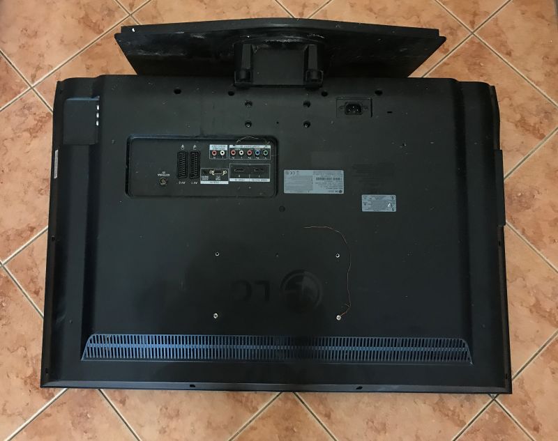 The inside of an old LG 32LC41 - what can be recovered from the inside? Atmega and transistors The inside of an old LG 32LC41 - what can be recovered from the inside? Atmega and transistors