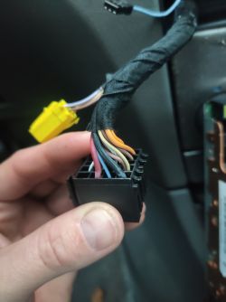 Laguna 2 gdzie podłączyć remote control sterowanie wzmacniaczem