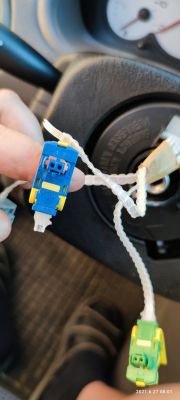 Peugeot 206; rok 2003; drzwi: - Taśma zwijaka do poduszki kierowcy w kierownicy