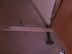How to Remove Internal Doors with Screw-In Hinges: Resolving Lifting Resistance Issues