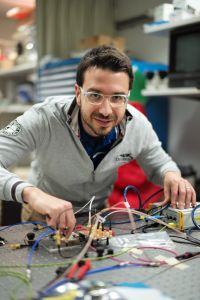 IBM integruje układy fotoniczne z technologią CMOS