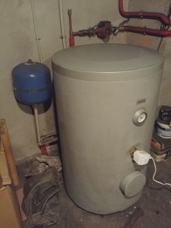 Unscrewing Anode Plug in GALMET SGW(S) Boiler: Accessing Hidden Nut without Damaging Insulation