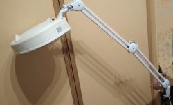 Warsztatowa lampa z lup± - prezentacja Warsztatowa lampa z lup± - prezentacja