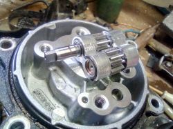 Jak rozpoznać pompę Koyo na zdjęciach z VW Fox 2007?