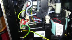 DeLonghi Nespresso EN 750.MB E - cieknie woda DeLonghi Nespresso EN 750.MB E - cieknie woda