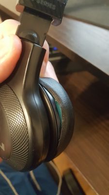 DIY Guide: Opening & Correcting Earpiece Material in JBL e45bt Headphones