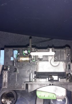 Espace 4 nie blokuje kierownicy, brak reakcji na kartę, nie kręci