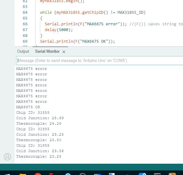 Zrzut ekranu z monitora szeregowego Arduino przedstawiający komunikaty błędów i odczyty.