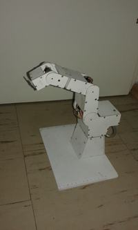 Własny robot - sześcioosiowe ramię