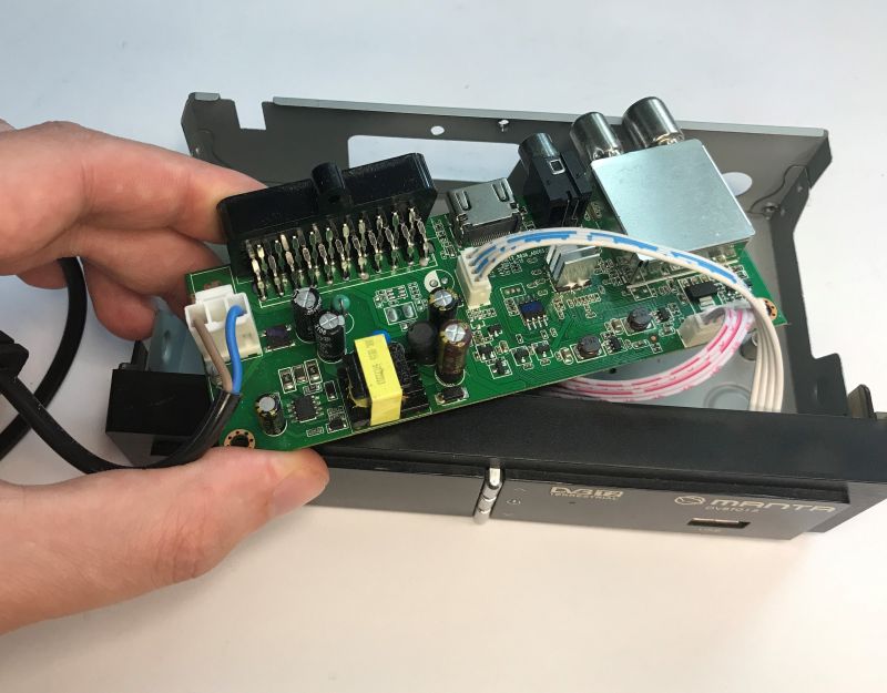 Internal components, repairs and firmware emulation – Manta DVBT018 DVB-T2 tuner