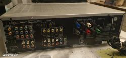Tył amplitunera Onkyo R508 z różnymi wejściami i wyjściami audio-wideo.