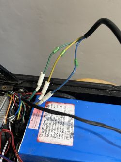 Hulajnoga Kugoo g2 pro po zmianie dętki koło obraca się w zła stronę.