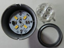 Wnętrze uszkodzonego LED GU10 4W 230V Wnętrze uszkodzonego LED GU10 4W 230V