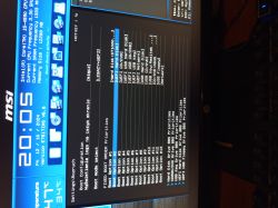 Ekran BIOS z ustawieniami rozruchu komputera marki MSI.