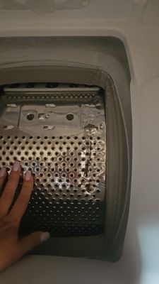 Electrolux EW7TN3272SP - Sznurek powoduje uszkodzenia! Przestrzegamy przed sznurkami w pralce!