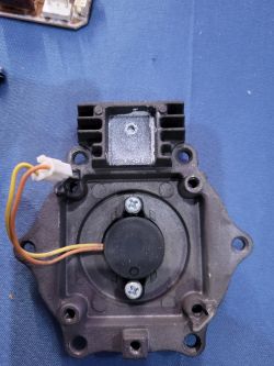 HB UH1100B - Jaką membranę piezoelektryczną kupić i jak ją wymienić?