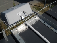 Jak poprowadzić przewód elektryczny na płaskim dachu budynku 100m?