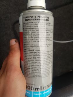 Gdzie jest parownik w VW Passat B5 2002 2.3 V5 do dezynfekcji klimatyzacji?