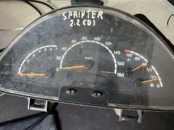 Gdzie znaleźć schemat kostek licznika Mercedes Sprinter W901 2.2 CDI?