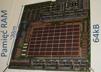 Rozwój i miniaturyzacja elektroniki.