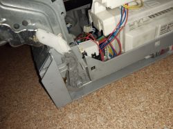 Zmywarka Siemens SR65M038EU/32 włączniki przy zawiasach