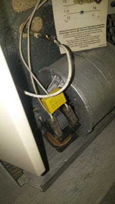 Podłączenie termostatu pokojowego do pieca akumulacyjnego.