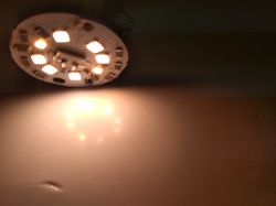 Philips SceneSwitch, lampa LED z regulacją jasności świecenia Philips SceneSwitch, lampa LED z regulacją jasności świecenia