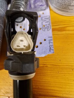 Wymiana cewki zapłonowej w BMW E60 M5 - różnica w ząbkach pod kostką