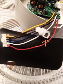 Lampa sufitowa LED z wentylatorem na pilota - nie kręci wentylator