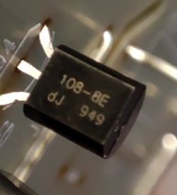 Indesit IFW6544 - Zalana płyta elektroniki, błąd F01, identyfikacja triaku i zamienników (zdjęcia)