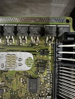 Wymiana tranzystora w sterowniku ECU BMW E65 740i - niewłaściwy numer części